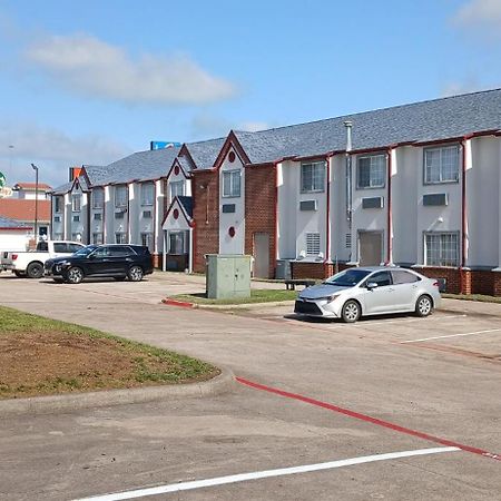 Red Roof Inn & Suites Euless - Dfw Airport Southwest Exterior photo