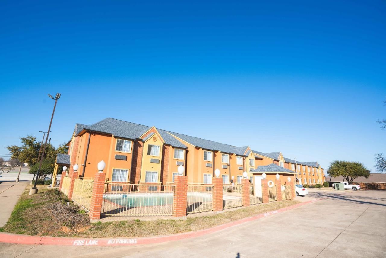 Red Roof Inn & Suites Euless - Dfw Airport Southwest Exterior photo