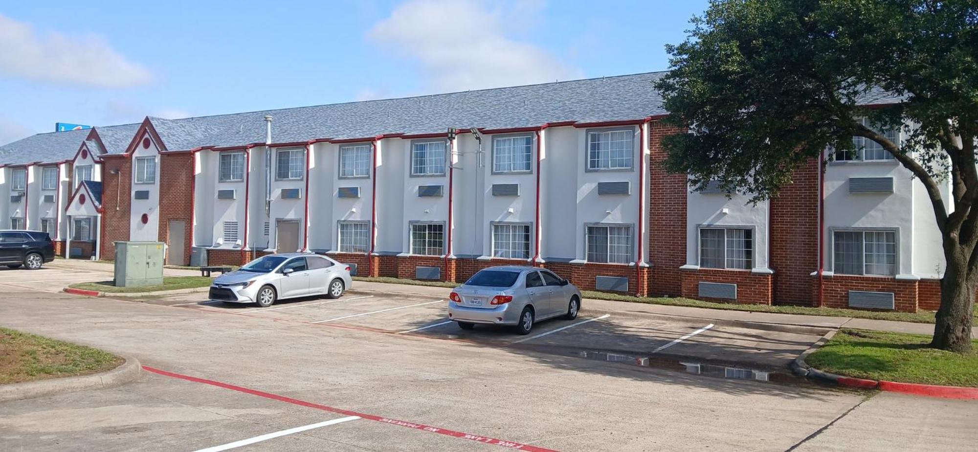 Red Roof Inn & Suites Euless - Dfw Airport Southwest Exterior photo